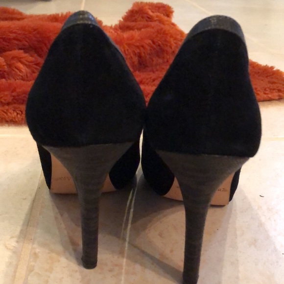 WHBM Classic leather embossed snake + suede stiletto heels - Picture 6 of 10
